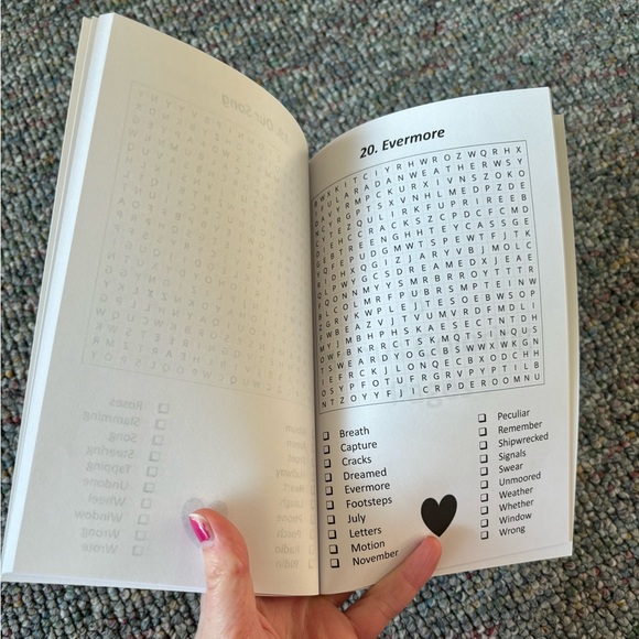Taylor Swift Word Search Book - Picture 2 of 2